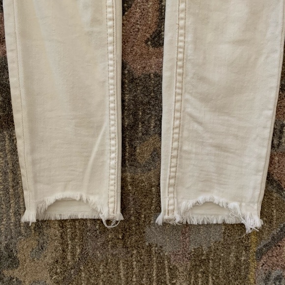 NWOT Free People off white distressed jeans - Picture 6 of 7
